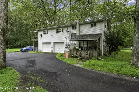 110 Gannet Dr, Henryville, PA 18332