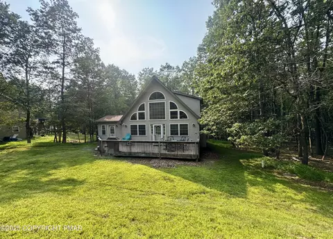 85 Shawnee Trl, Albrightsville, PA 18210