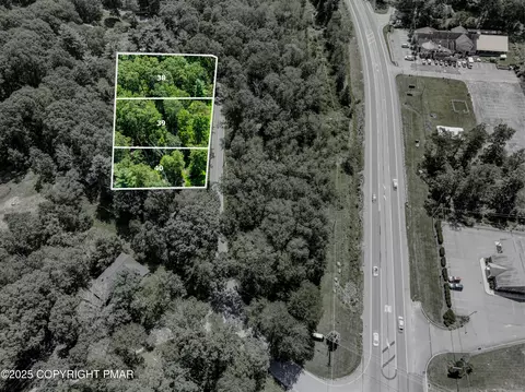 40 Spring Dr 40 Dr, Swiftwater, PA 18370