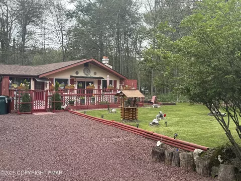 1125 Knollwood Dr, Tobyhanna, PA 18466
