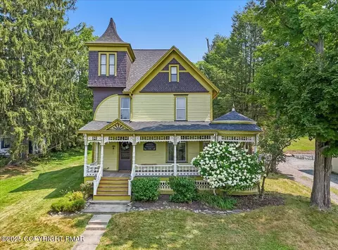109 Kemmerer Ave, Factoryville, PA 18419