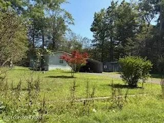 23 Dutter Ln, Gouldsboro, PA 18424