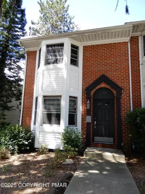 135 N 5th St, Stroudsburg, PA 18360