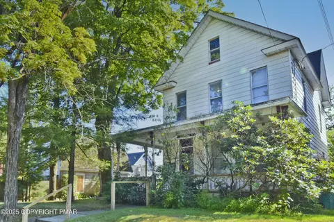 19 N Green St, East Stroudsburg, PA 18301