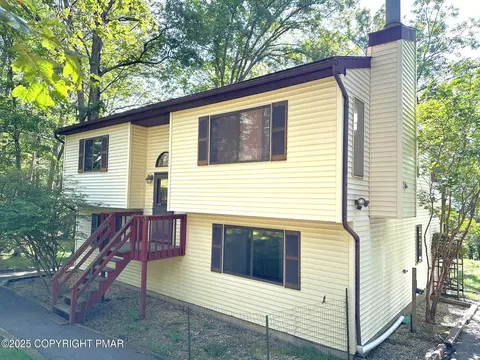 344 Pocono Blvd, Bushkill, PA 18324