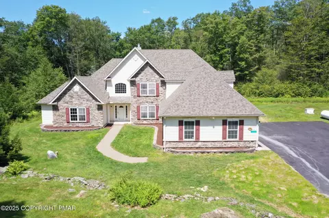1215 Sherwood Dr, Pocono Lake, PA 18347
