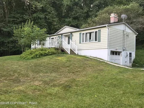 107 Hayfield Rd, East Stroudsburg, PA 18301