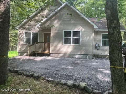 117 Paxinos Dr, Pocono Lake, PA 18347