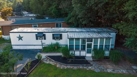 410 Upper Pmhe North Dr, East Stroudsburg, PA 18302