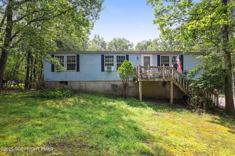 1401 Grand Mesa Dr, Effort, PA 18330