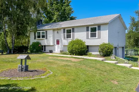 110 Koonie Kreger Rd, Saylorsburg, PA 18353