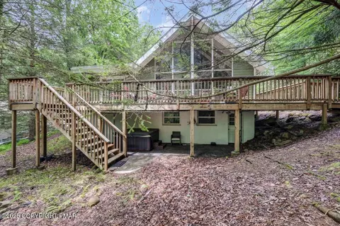 148 Crest Dr, Lake Harmony, PA 18624