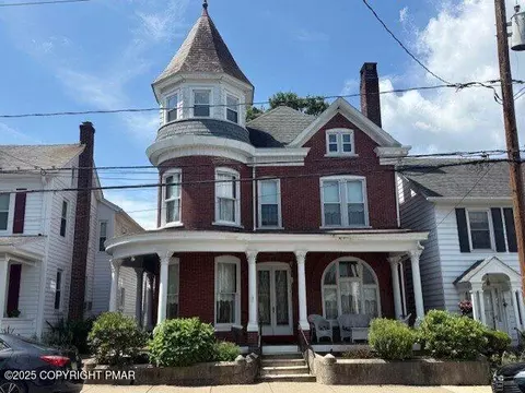 314 2nd St, Slatington, PA 18080