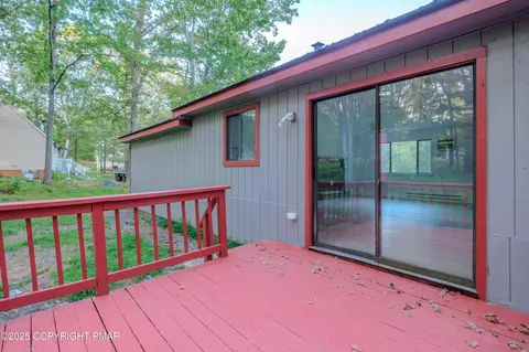 Exterior - 4165 Pine Ridge Dr, Bushkill, PA 18324 photo 2 of 5