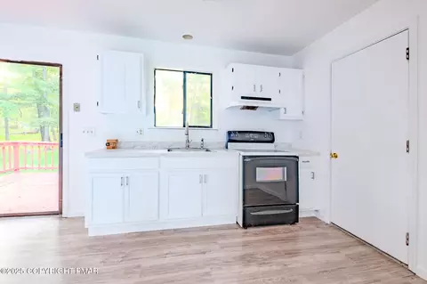 Kitchen - 4165 Pine Ridge Dr, Bushkill, PA 18324 photo 1 of 1
