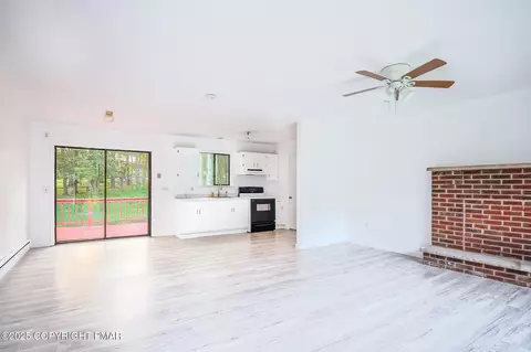 Living - 4165 Pine Ridge Dr, Bushkill, PA 18324 photo 3 of 4