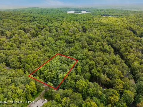 812 Beaver Run Rd, Pocono Lake, PA 18347
