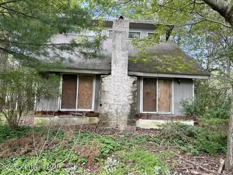 7324 Meadowlark Dr, Tobyhanna, PA 18466