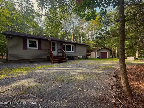32 Basswood Ct, Albrightsville, PA 18210