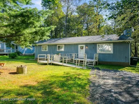 9127 Brandywine Dr, Tobyhanna, PA 18466