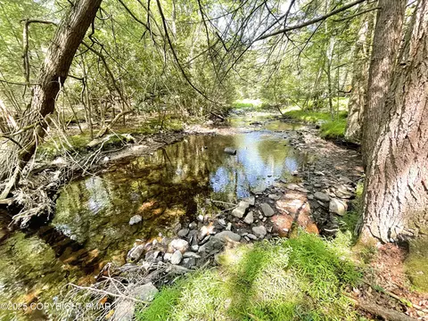 43 Spring Run Ct, Cresco, PA 18326
