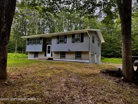 767 Snow Hill Rd, Cresco, PA 18326
