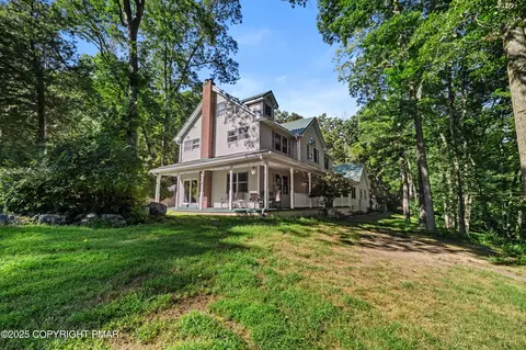 7297 Cherry Valley Rd, Stroudsburg, PA 18360