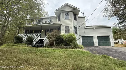 3584 Bristol Cir W, East Stroudsburg, PA 18302