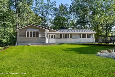 22 Three Point Garden Rd, East Stroudsburg, PA 18301