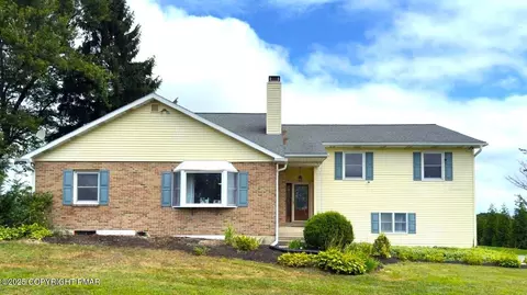 8555 Mohr Ln, Fogelsville, PA 18051
