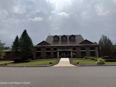 255 Laurel Valley Dr # R, Hazle Township, PA 18202