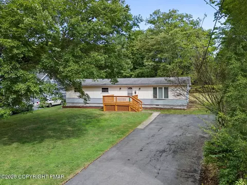 594 Chestnut St, East Stroudsburg, PA 18301