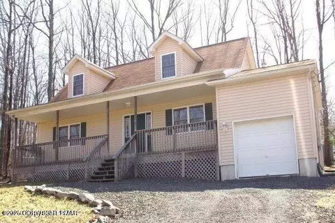161 Dunchurch Dr, Bushkill, PA 18324