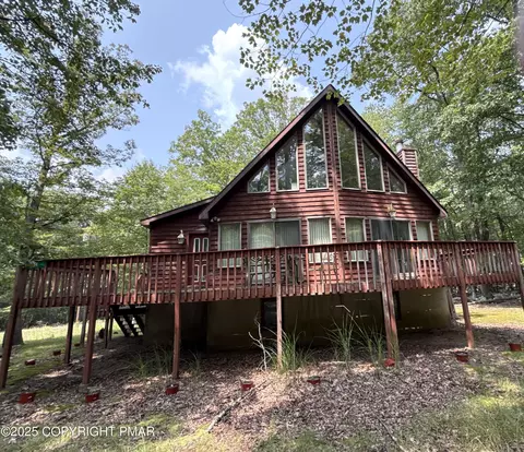 71 E Tuscarora Dr E, Hazle Township, PA 18202