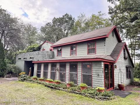 221 Pocono Rd, Pocono Summit, PA 18346