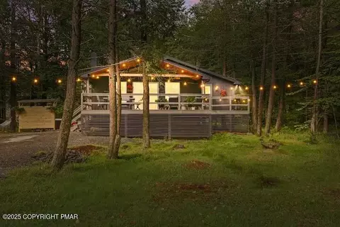 3145 Ogontz Dr, Pocono Lake, PA 18347