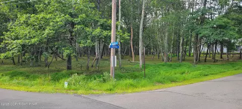 718 Chippewa Trl, Albrightsville, PA 18210