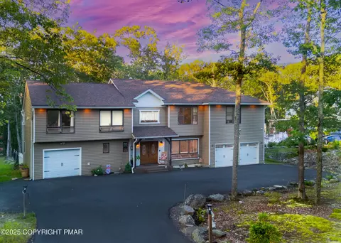 326 Robinwood Ter, East Stroudsburg, PA 18301