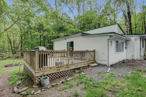 1702 Donalds Rd, Effort, PA 18330