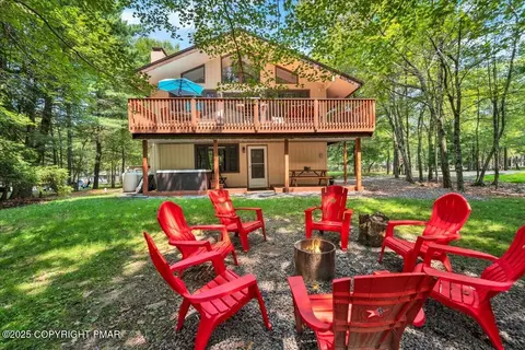 67 Estates Dr, Lake Harmony, PA 18624