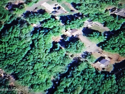 Mohican Road 199, East Stroudsburg, PA 18302