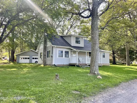 263 Hellers Ln, Long Pond, PA 18334