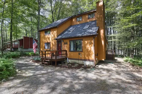 326 Tammany Dr, Pocono Lake, PA 18347