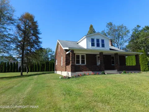 83 Lincoln Dr, Tamaqua, PA 18252