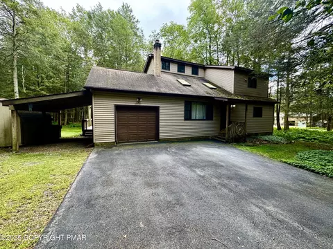 84 Tanglewood Dr, Albrightsville, PA 18210