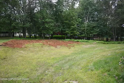 Exterior - 2167 Bushkill Cir, Bushkill, PA 18324 photo 3 of 4