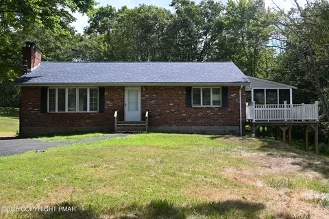 Exterior - 2167 Bushkill Cir, Bushkill, PA 18324 photo 4 of 4