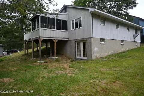 Exterior - 2167 Bushkill Cir, Bushkill, PA 18324 photo 2 of 4