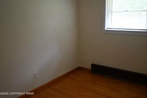 Bedroom - 2167 Bushkill Cir, Bushkill, PA 18324 photo 6 of 6