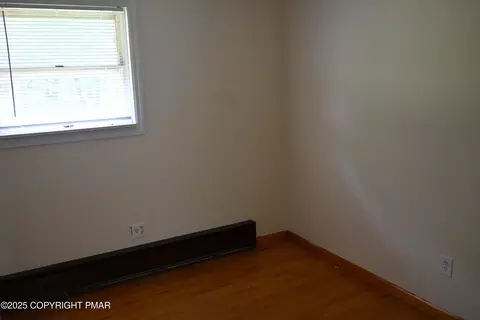 Bedroom - 2167 Bushkill Cir, Bushkill, PA 18324 photo 5 of 6